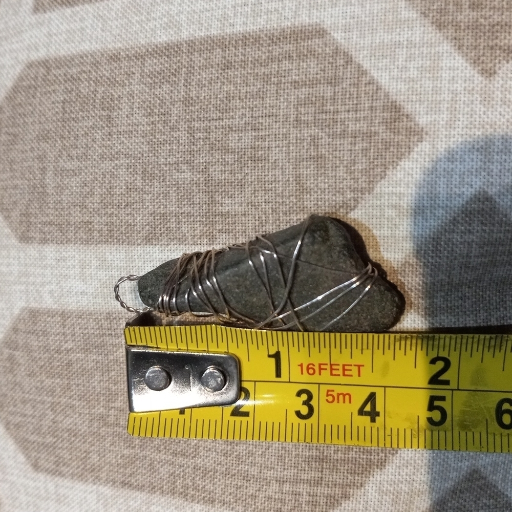 Handmade ROCK pendant - Picture 3 of 3